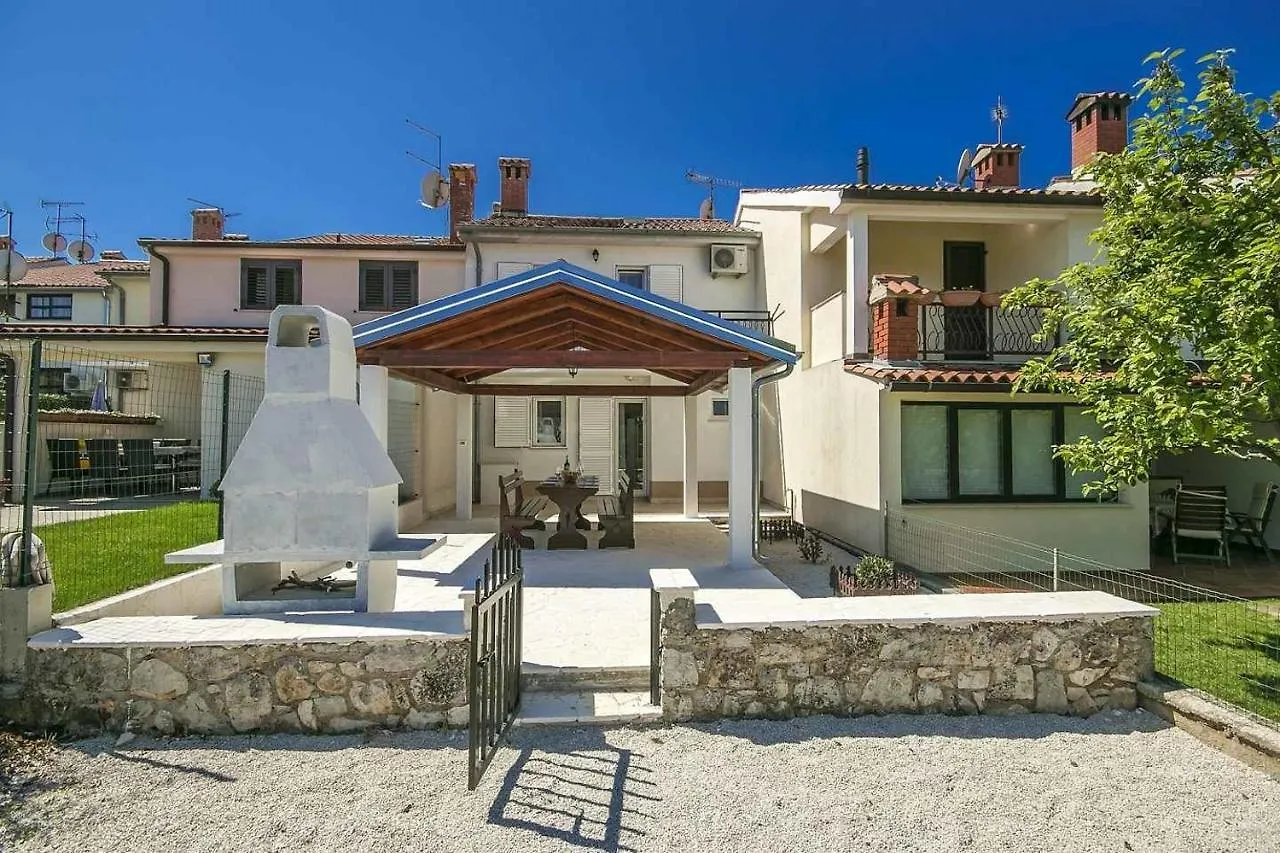 Charming Beachfront Holiday Home In Porec