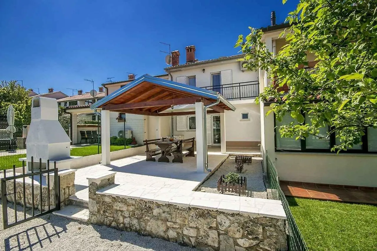 Charming Beachfront Holiday Home In Porec