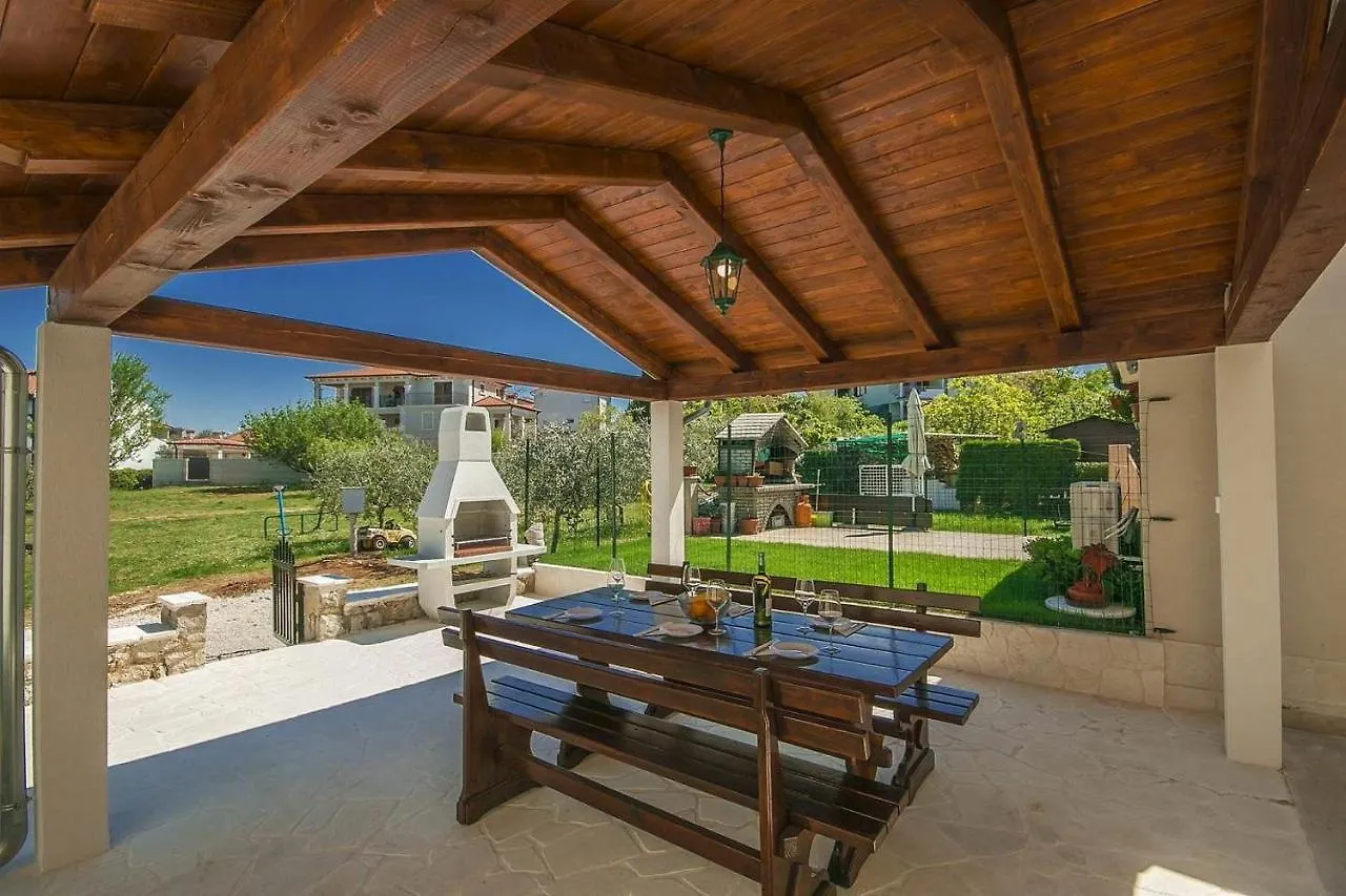 Charming Beachfront Holiday Home In Porec